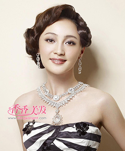 大圆脸女生 编发 盘发发型