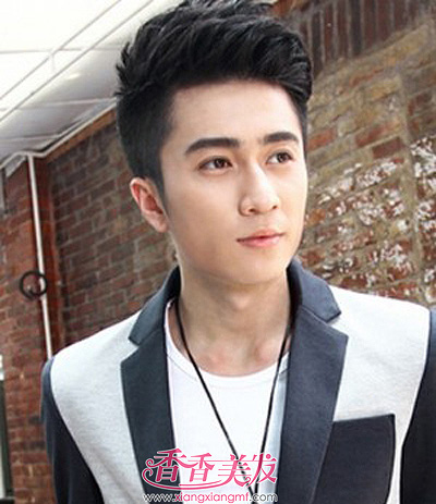 2015男生流行发型15岁 15岁的男学生刘海头型