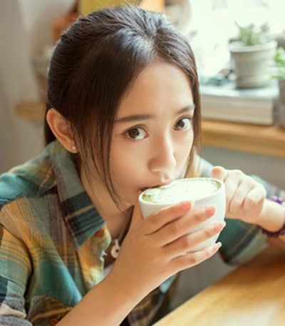 方形脸的女生扎光光的无刘海发型适合吗 四方脸怎样扎发可爱