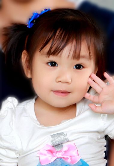 4岁小女孩空气齐刘海双扎蘑菇头短发发型