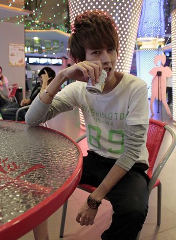 2016男孩子初中生偏头发型 2016年潮流男发型