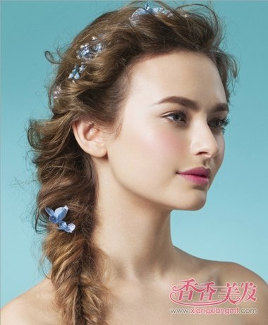 大脸适合什么新娘发型图片 圆大脸新娘发型大