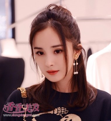 感情受挫绝不挽回的杨幂 夏季扎发发型清凉美腻(2)