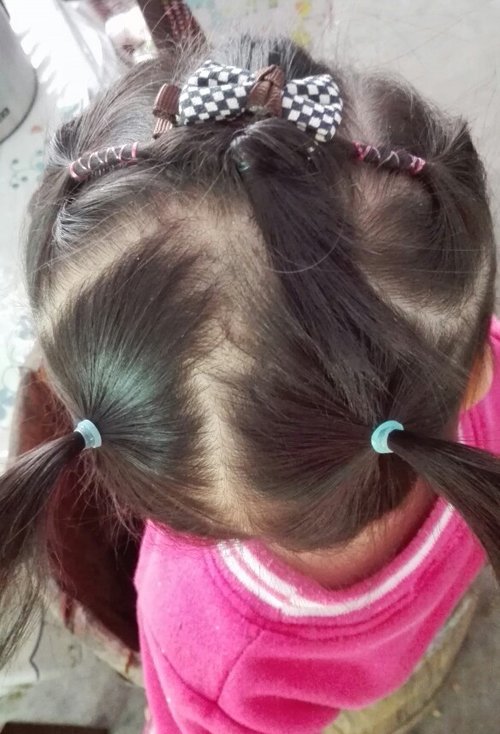 四岁女宝宝适合梳哪些发型 呆萌度完美显示的孩子扎发