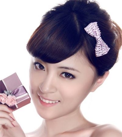 长脸大眼睛窄<em>额头</em>适合的发型 长脸<em>女生</em>怎么<em>梳</em>