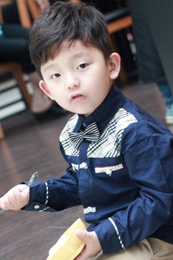 小男孩可爱头型前面留一撮图片 小男孩流行发型