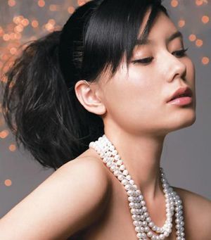 额头两侧<em>头发少怎样</em>扎<em>马尾好看</em> 两侧蓬松扎马