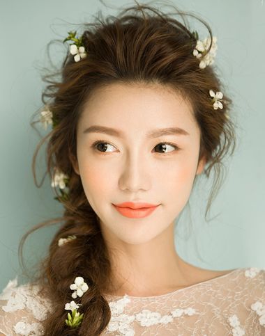 <em>脸大没刘海</em>的<em>女生</em>适合什么发箍 脸大没有刘海