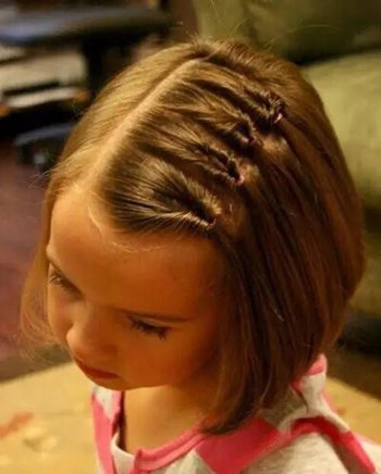 女宝宝短头发怎么扎辫子 怎样给短头发儿童扎辫子(2)
