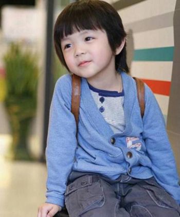适合4岁小男孩子的发型韩国4岁小男生发型图片