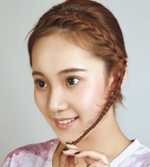 圆脸编辫子发型扎法 今年最流行的圆脸编辫子发型设计