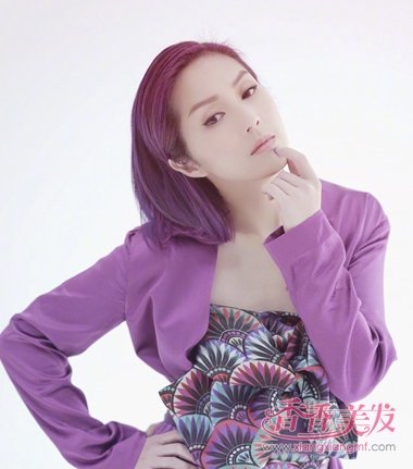 瘦瘦的杨千嬅紫色短发真漂亮(3) 杨千嬅将大偏梳露额短直发染成紫色的