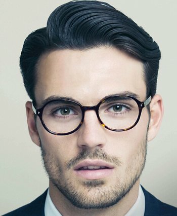 戴眼镜的男生适合什么样的短发 男生清爽短发发型